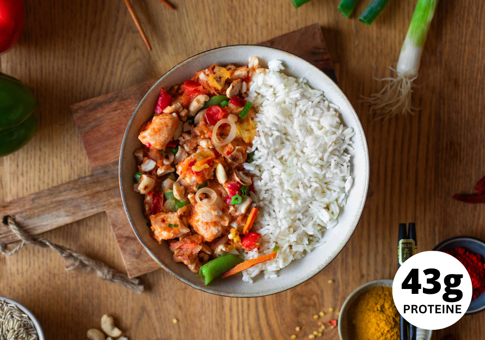 Pollo thai con anacardi e riso
