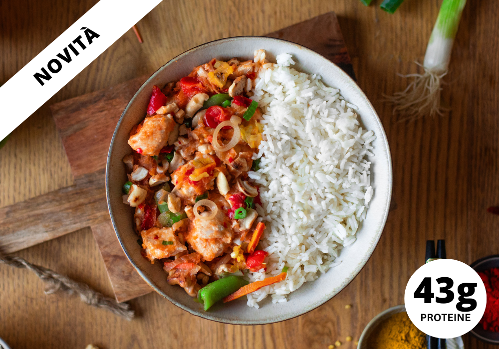 ~ Pollo thai con anacardi e riso