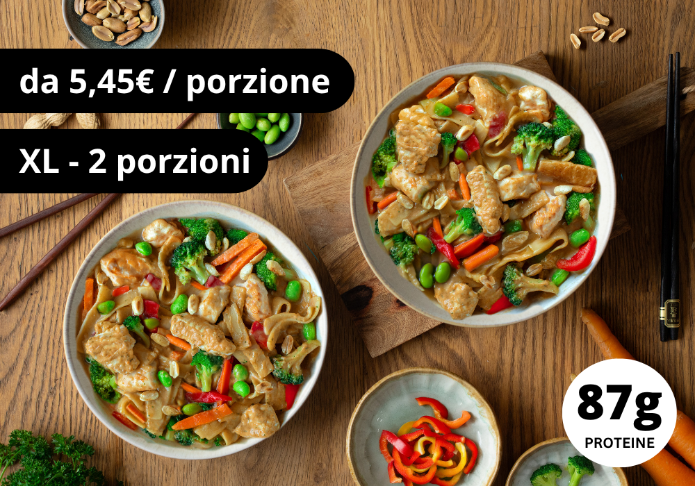 Noodles asiatici alle arachidi con pollo (XL, 2 porzioni)